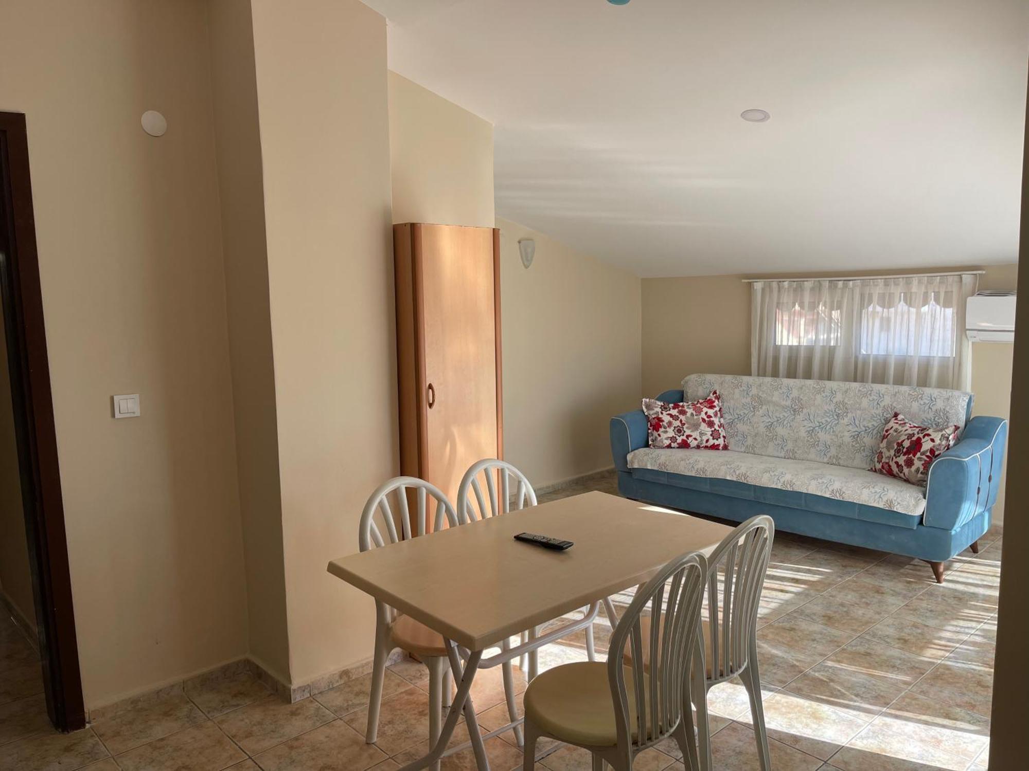 Apartment with Pool View